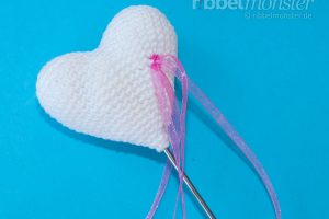 Häkelanleitung - Amigurumi - Herz Blumenspieß häkeln