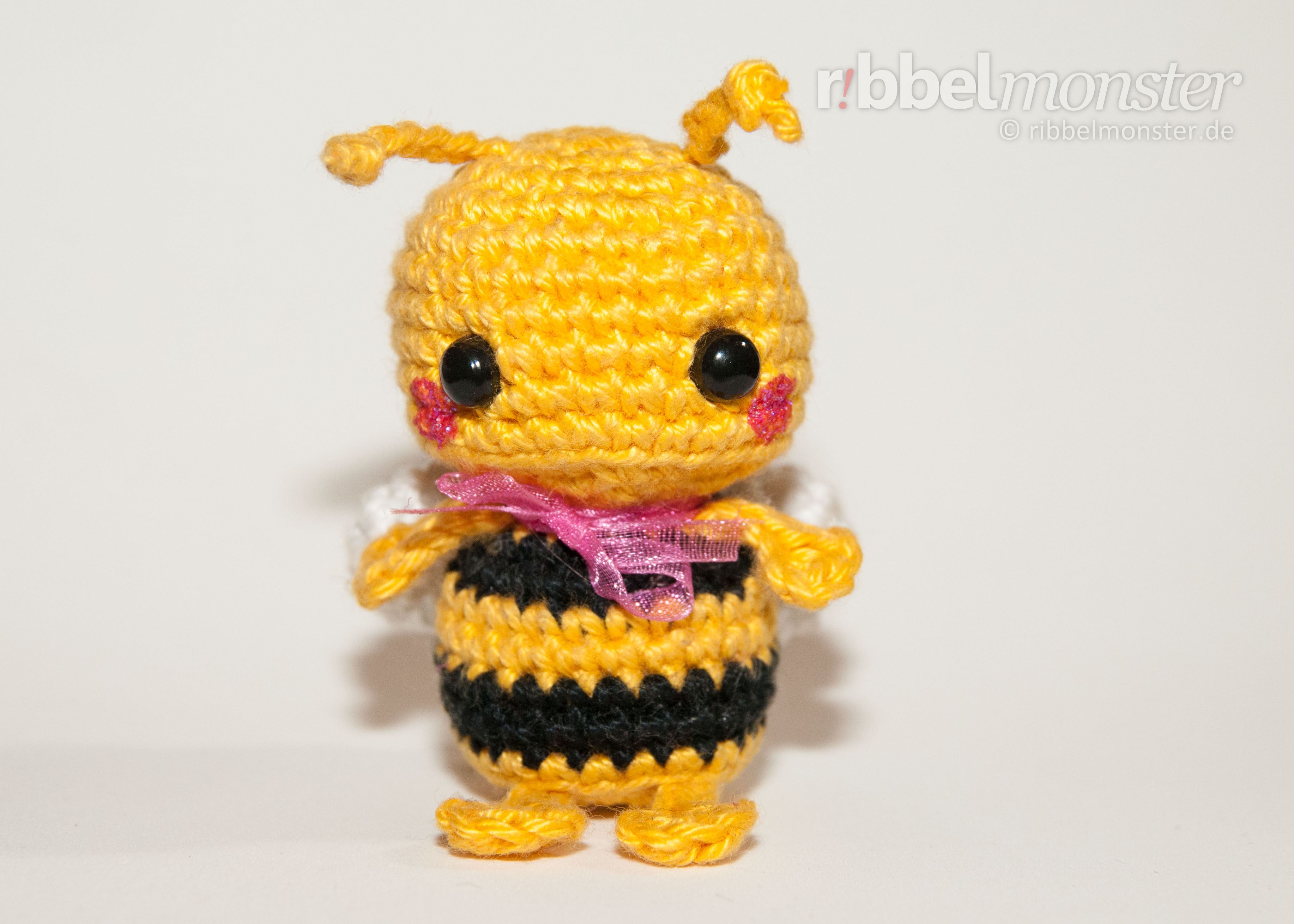 Amigurumi - Minimee Crochet Bee - Mika - pattern - free crochet pattern