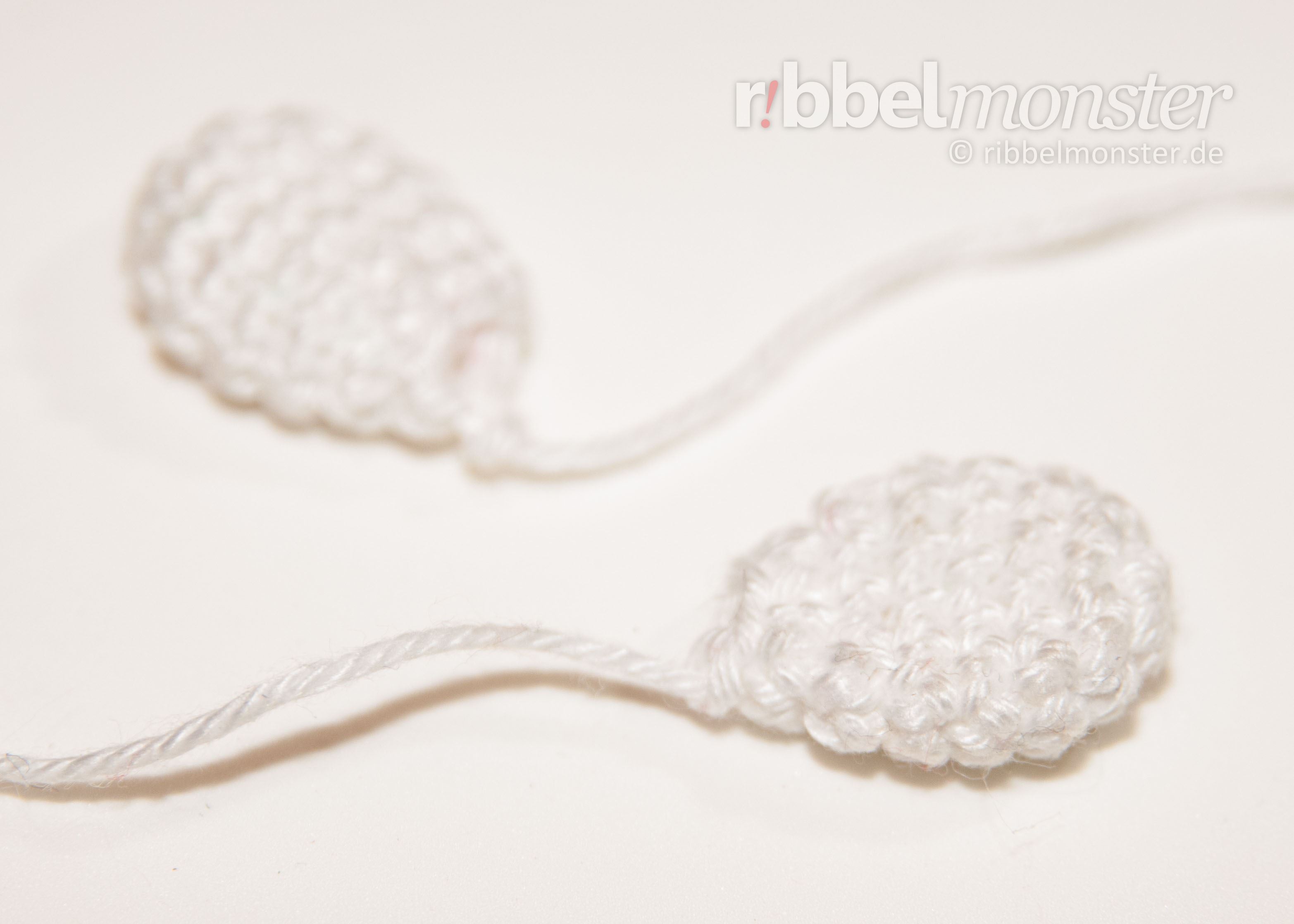 pattern - crochet pattern - Amigurumi - Minimee Crochet Bee - Mika