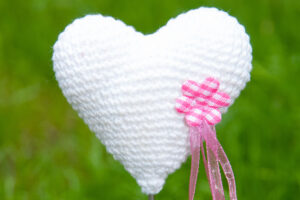 kostenlose Anleitung - Amigurumi - Herz Blumenspieß