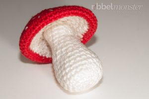 Amigurumi - großen Fliegenpilz häkeln - Flage - gratis Häkelanleitung