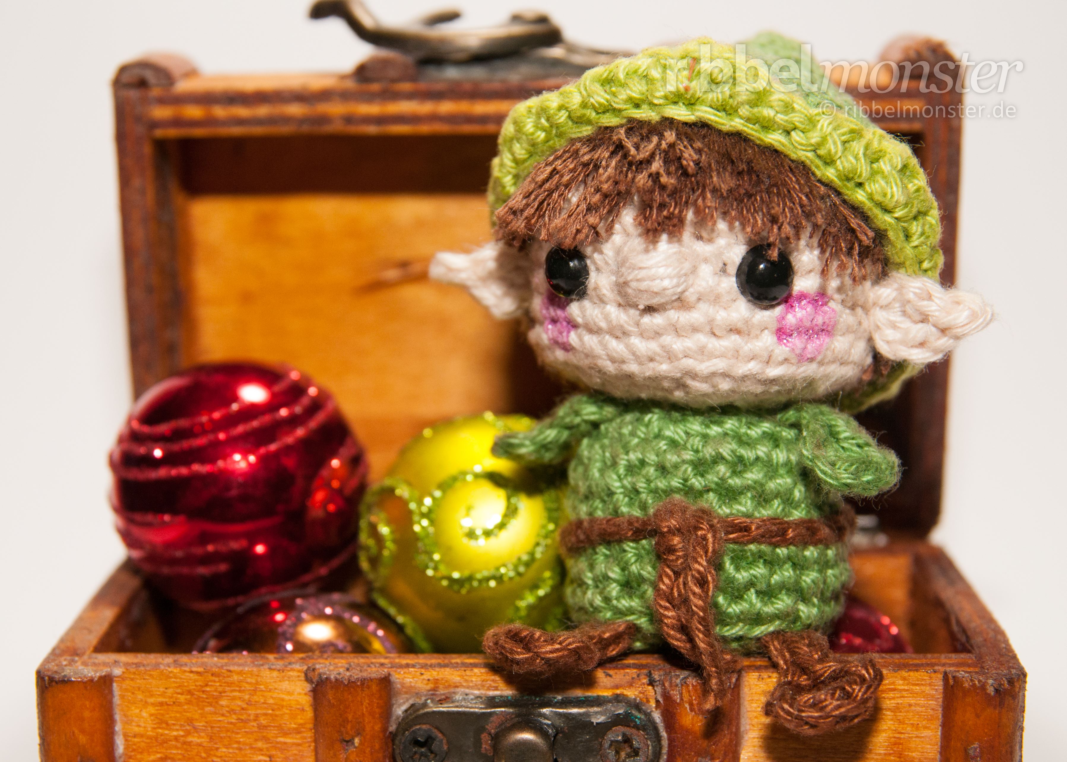 Amigurumi - Minimee Crochet Elf - Tinsel - pattern - crochet pattern