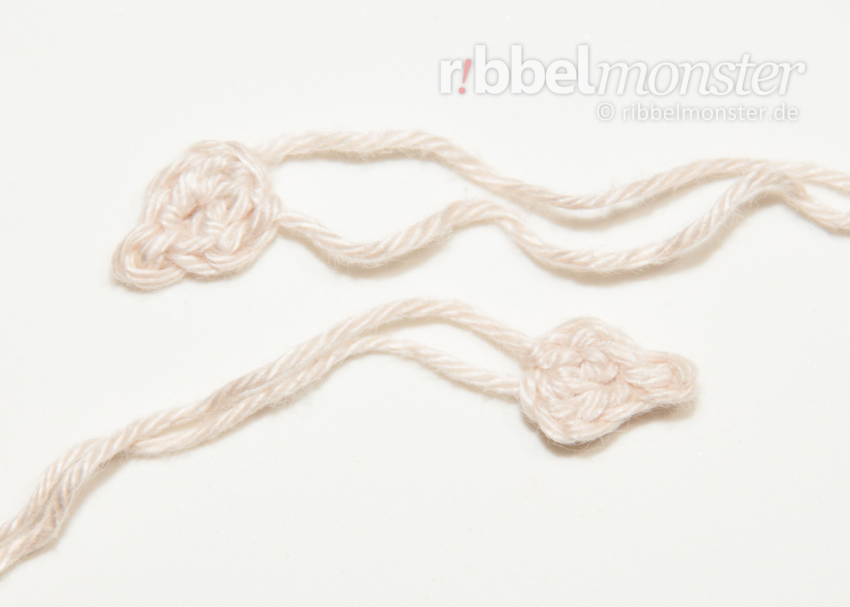 Amigurumi - Minimee Crochet Elf - Tinsel - crochet pattern - gratis pattern