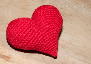 Häkelanleitung - Amigurumi Herz häkeln - Anleitung