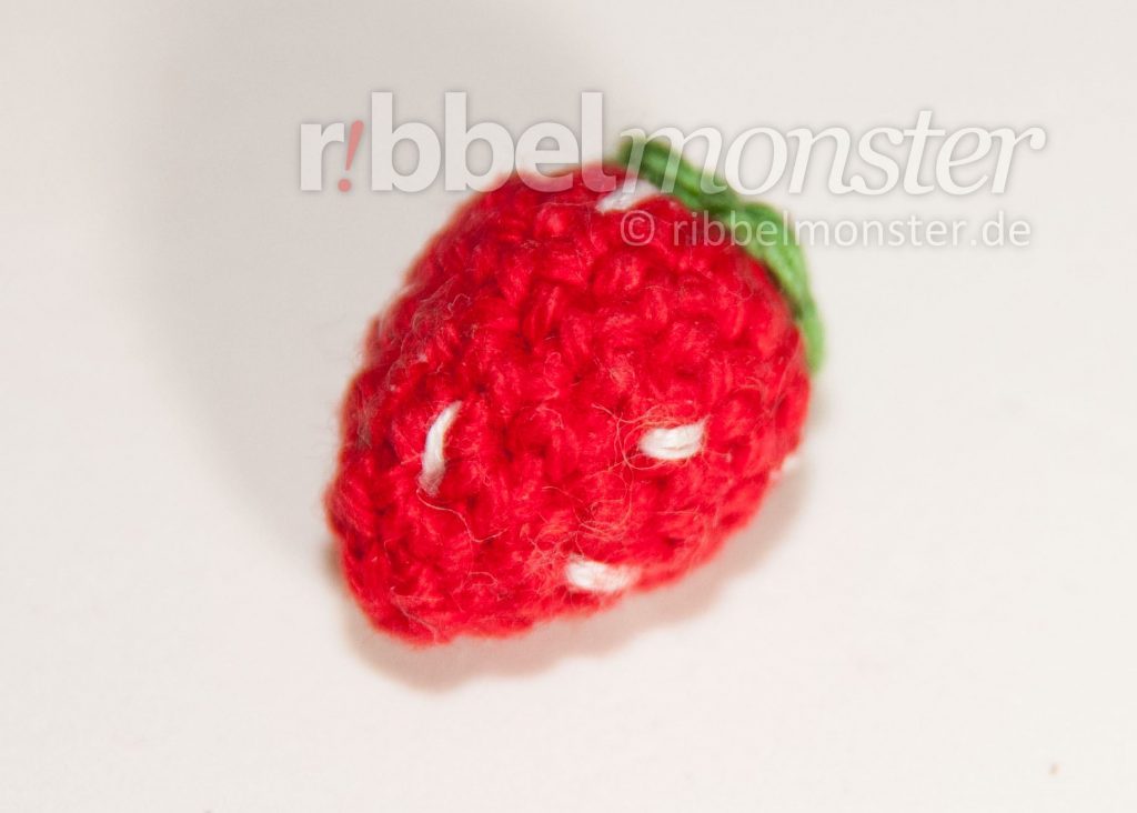Amigurumi winzige Erdbeere häkeln Anleitung Häkelanleitung