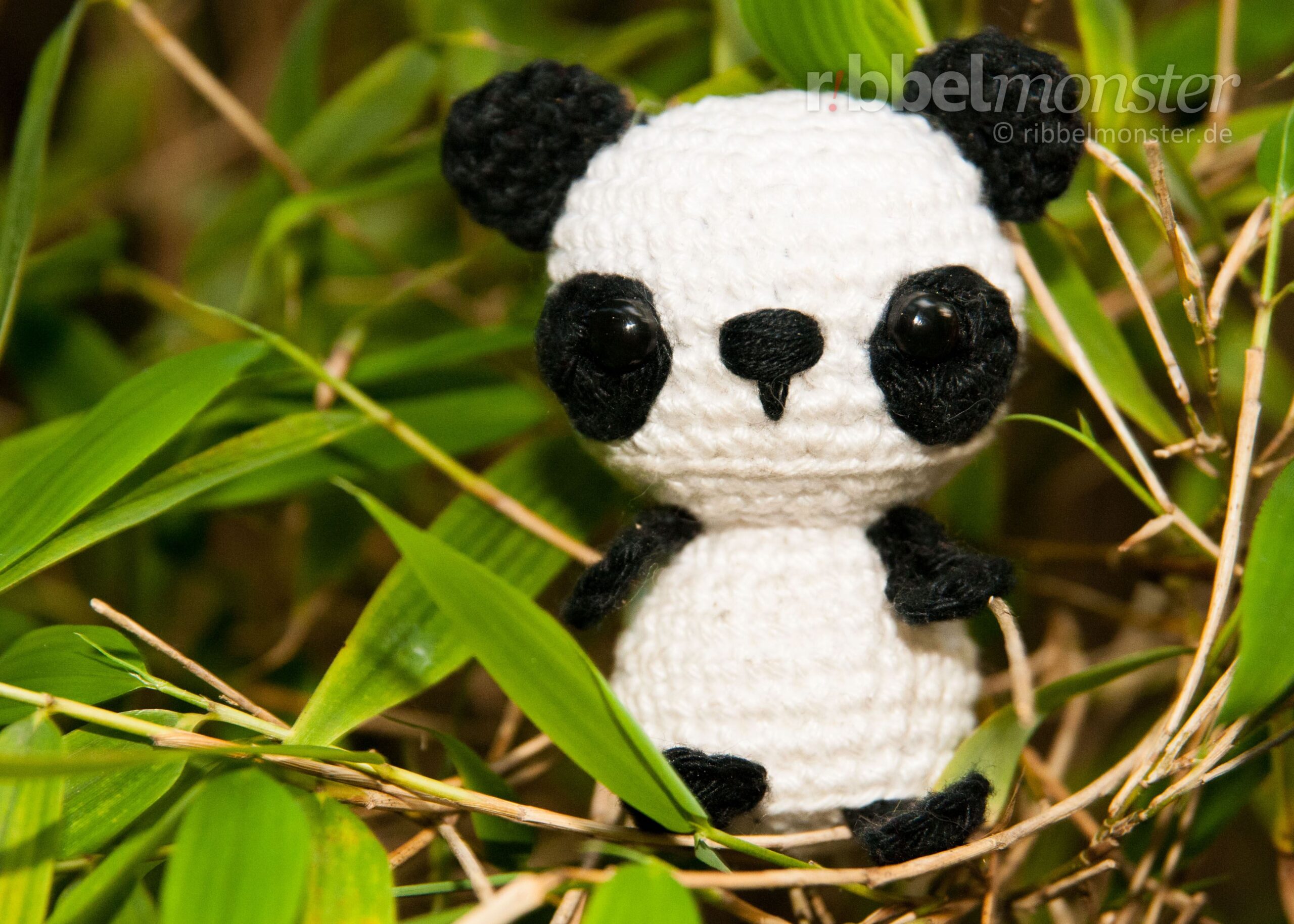 Amigurumi - Minimee Crochet Panda Bear - Eiko - free crochet pattern - pattern