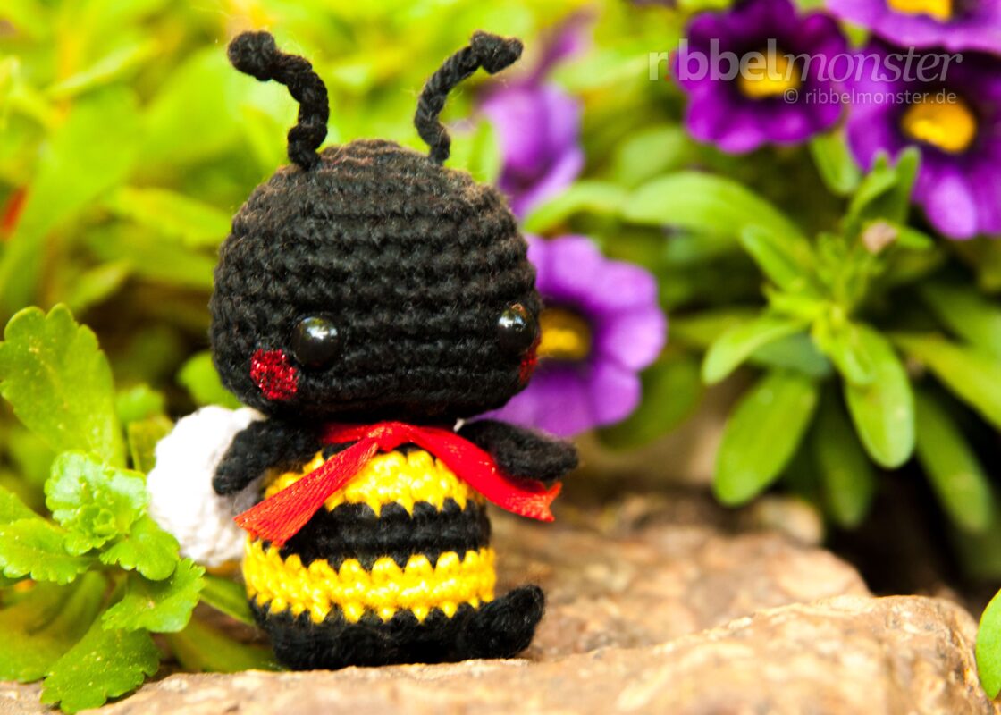 pattern - Amigurumi - Minimee Crochet Bumblebee - Malo - free crochet pattern