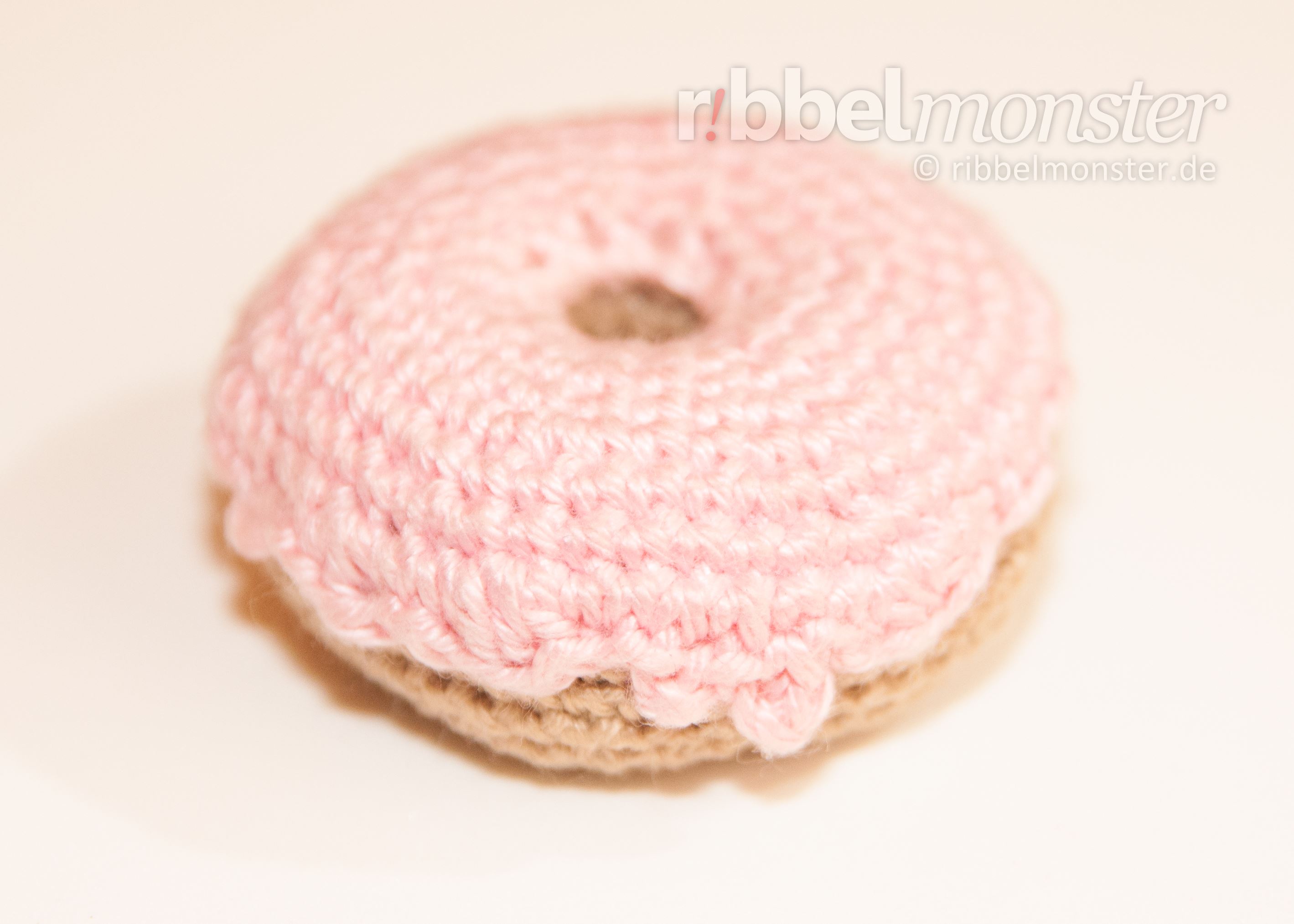 Amigurumi - großen Erdbeer Donut häkeln - kostenlose Häkelanleitung