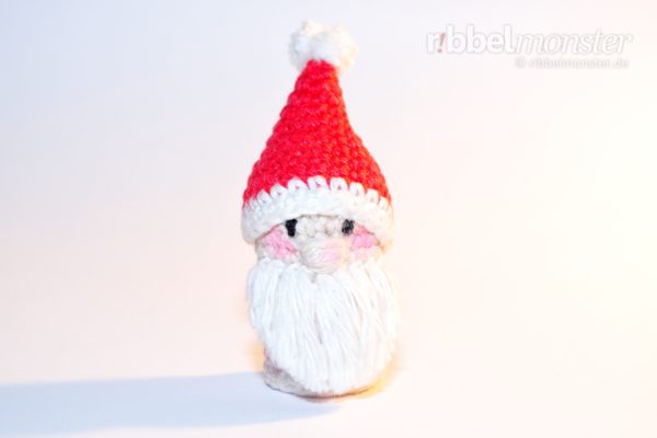 Amigurumi - Weihnachtsmann Fingerpuppe häkeln - gratis Häkelanleitung kostenlos