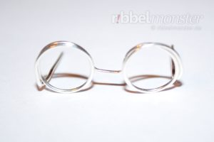 Brille aus Draht basteln - kostenlose Anleitung