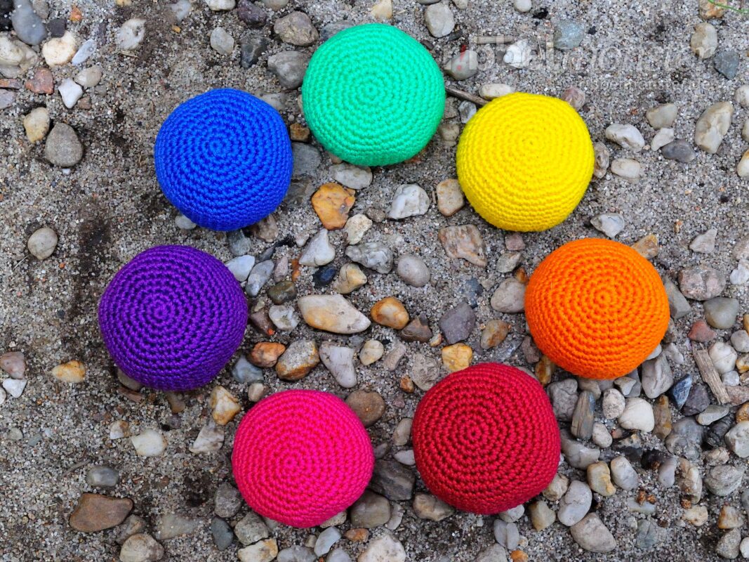 Einfaches Footbag häkeln - uni - Hackysack - Jonglierball - Stressball - kostenlose Häkelanleitung