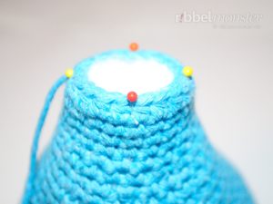 Amigurumi - Offenen Kopf an Körper nähen - Anleitung