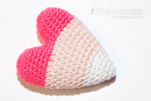Amigurumi - Crochet small Tilda heart - free tutorial